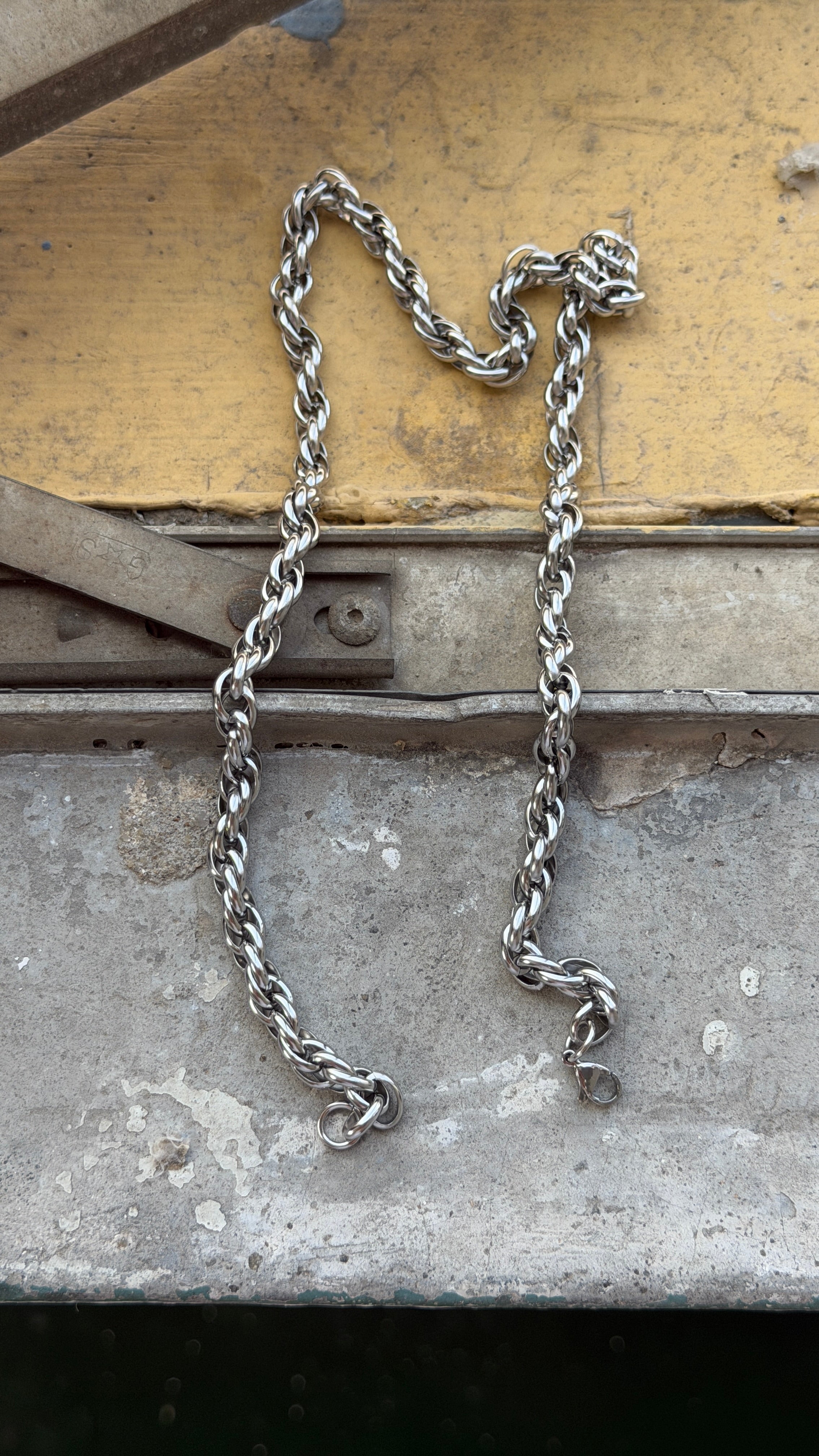 5.5mm Shaved Figaro Link Chain Necklace, 55cm