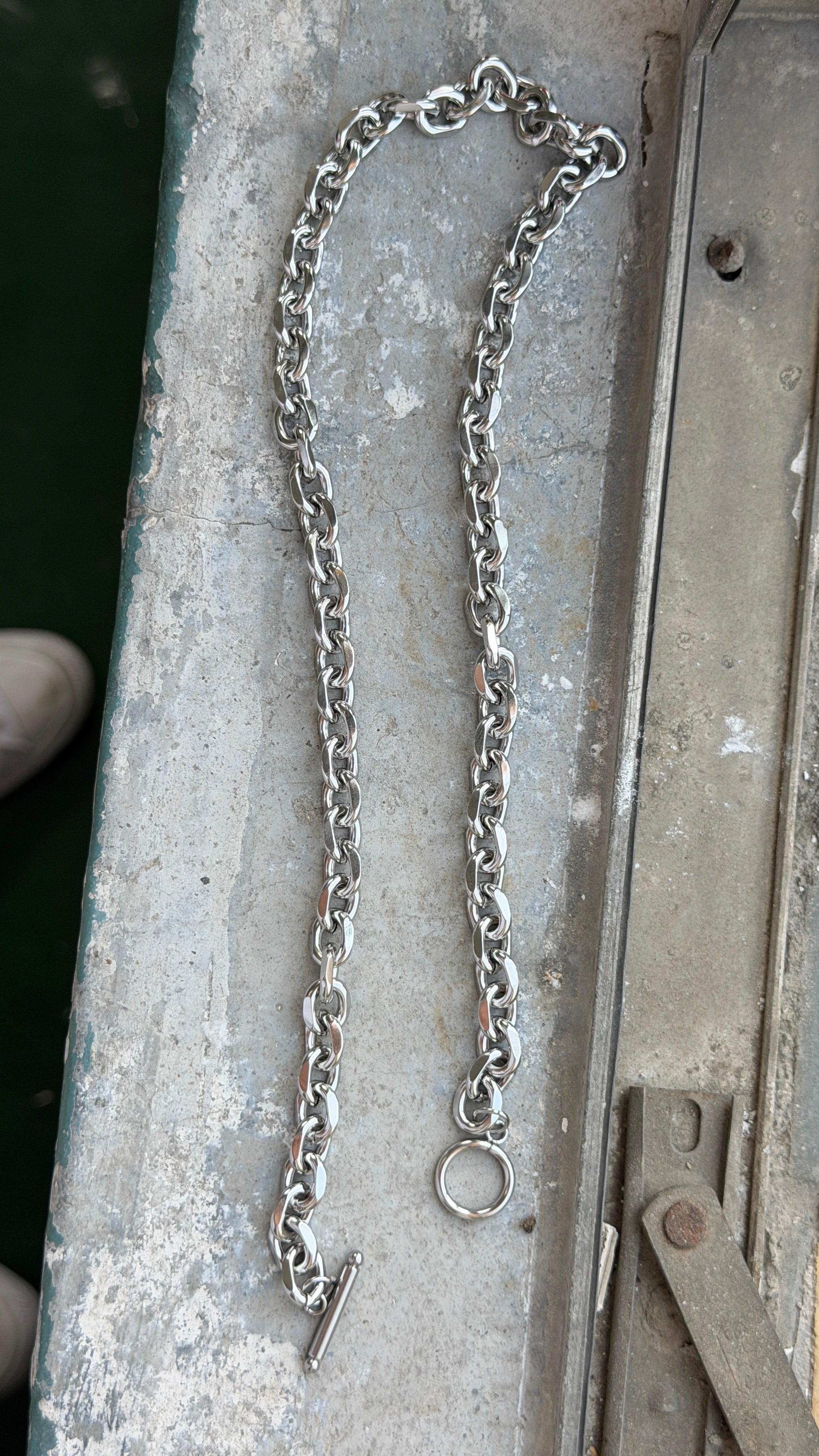 9mm Beveled Oval Link Chain Necklace with OT Clasp, 20"