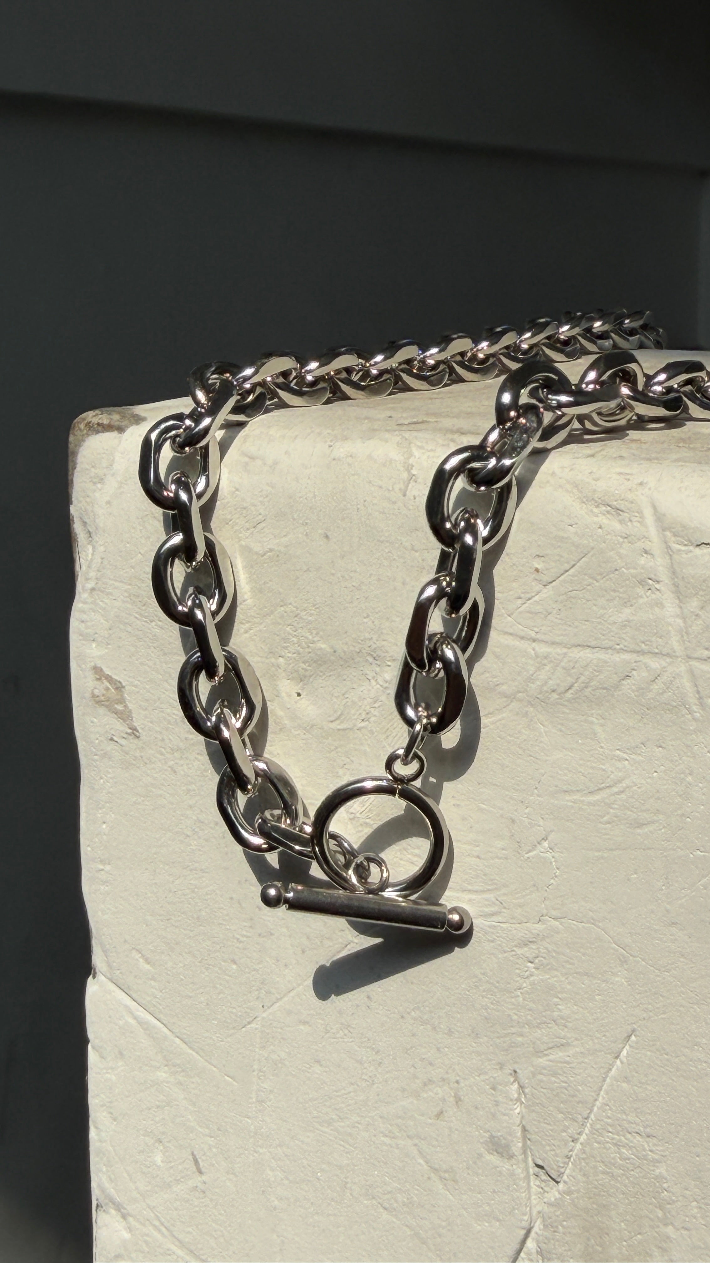 9mm Beveled Oval Link Chain Necklace with OT Clasp, 20"