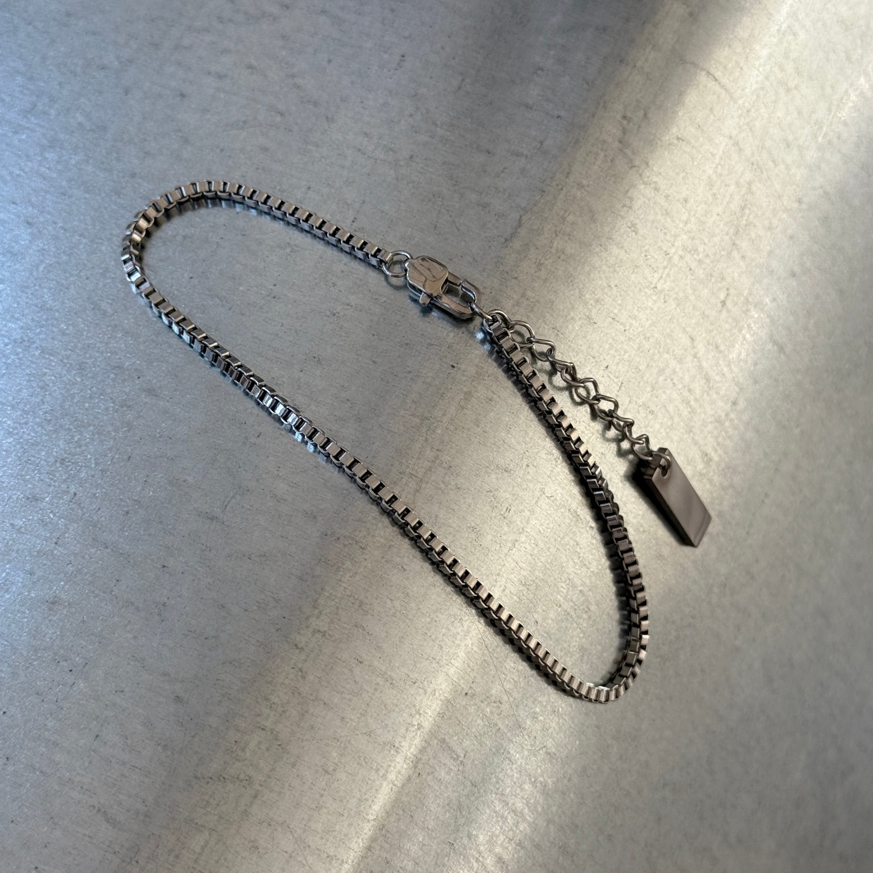 Slim Mini Hang Tag Bracelet, Box Chain, 2mm