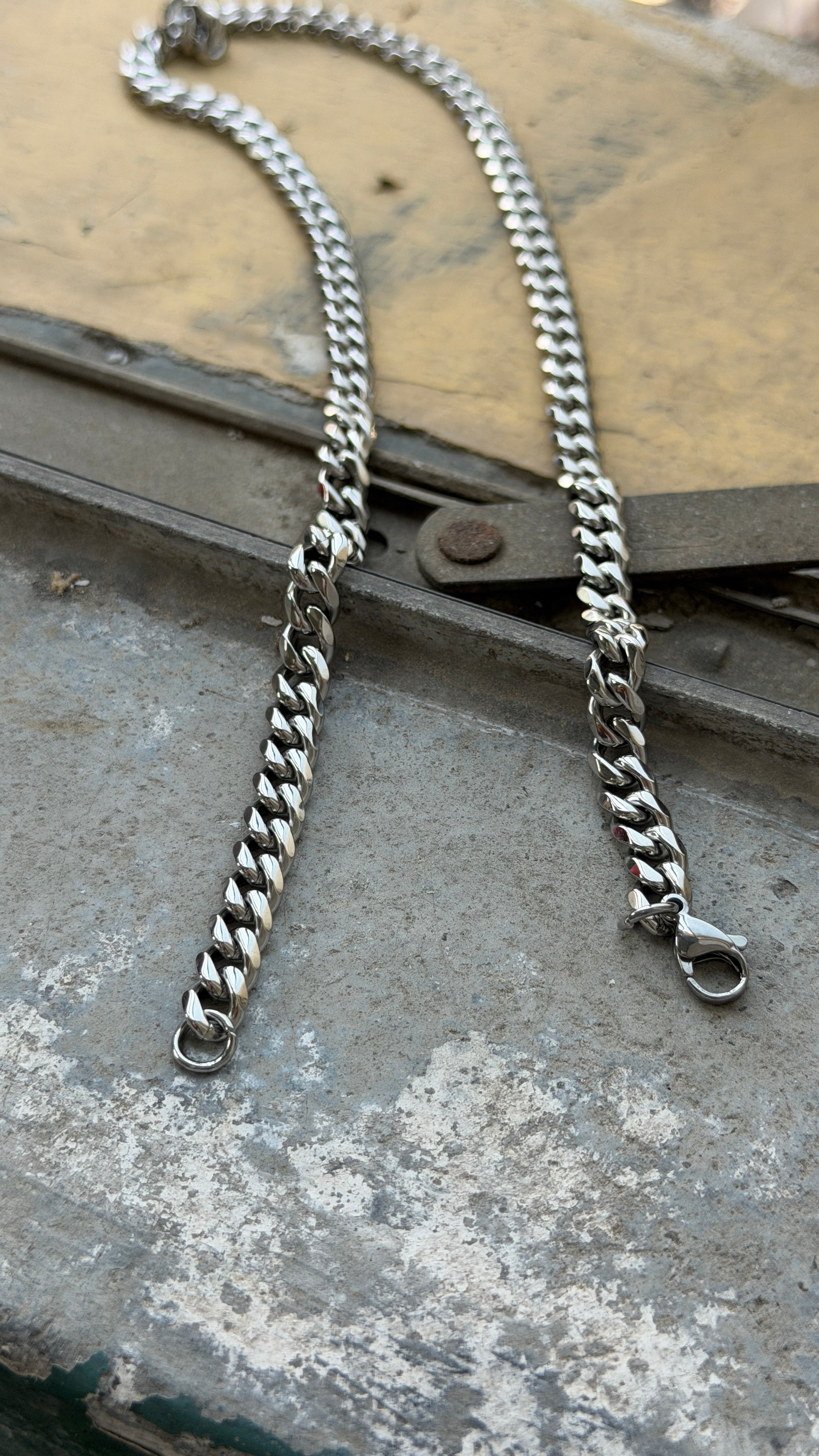 Bold Curb Link Chain Necklace