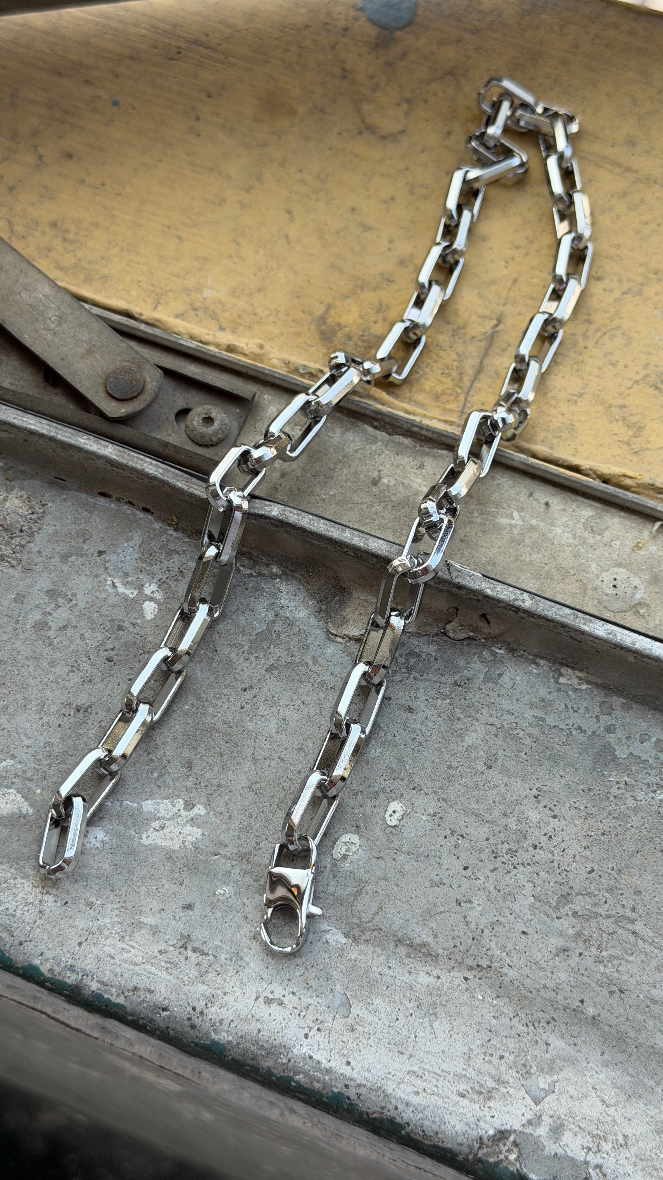 9mm Bold Rectangular Link Chain Necklace